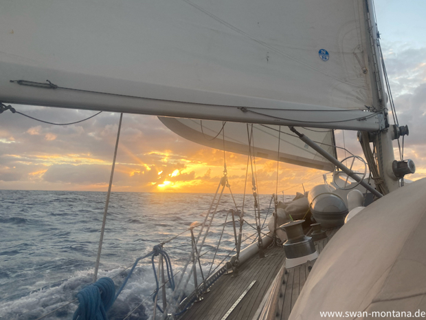 Sonnenuntergang auf dem Atlantik an Bord der SY Montana, Swan 48