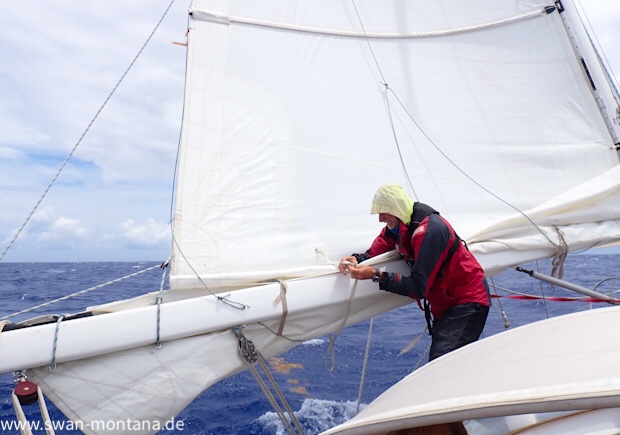 SY Montana, Swan 48 prepares for stronger wind